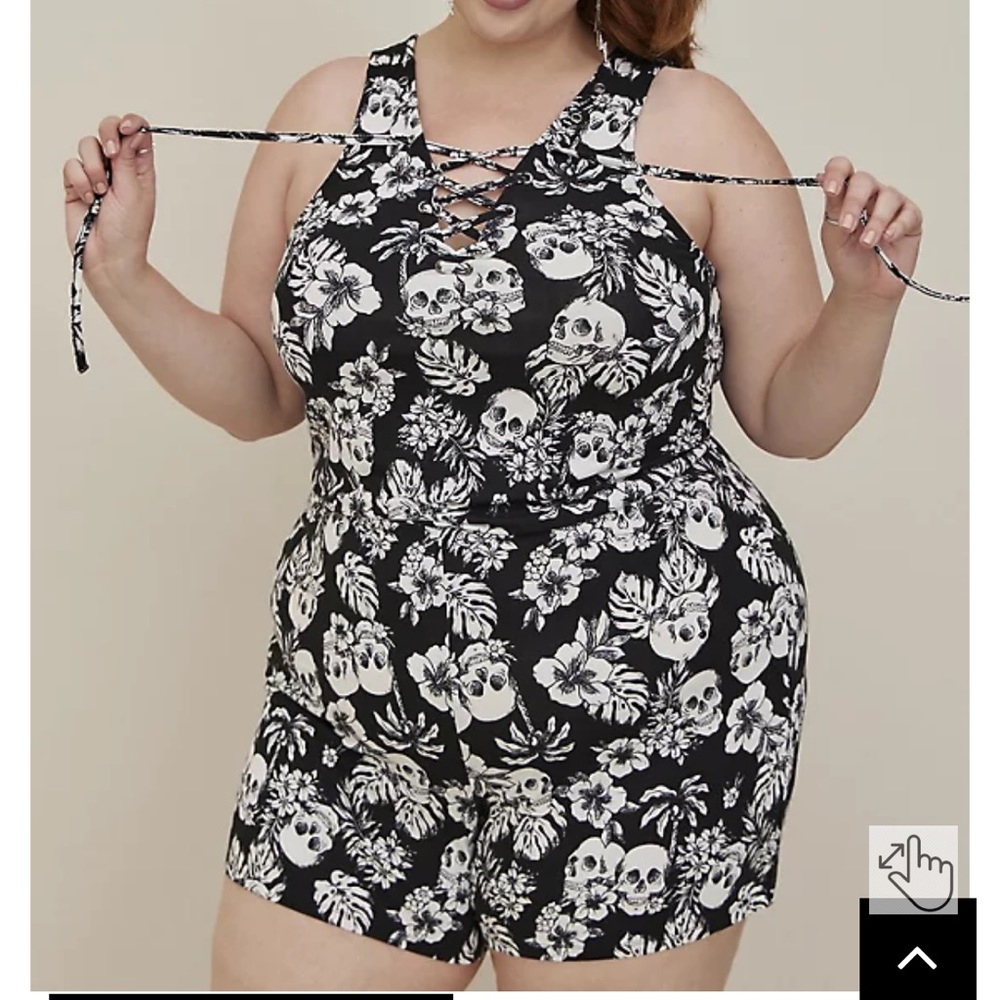 Torrid Lovesick Lace-Up Romper - Super Soft Tropical Skulls Black Size 1